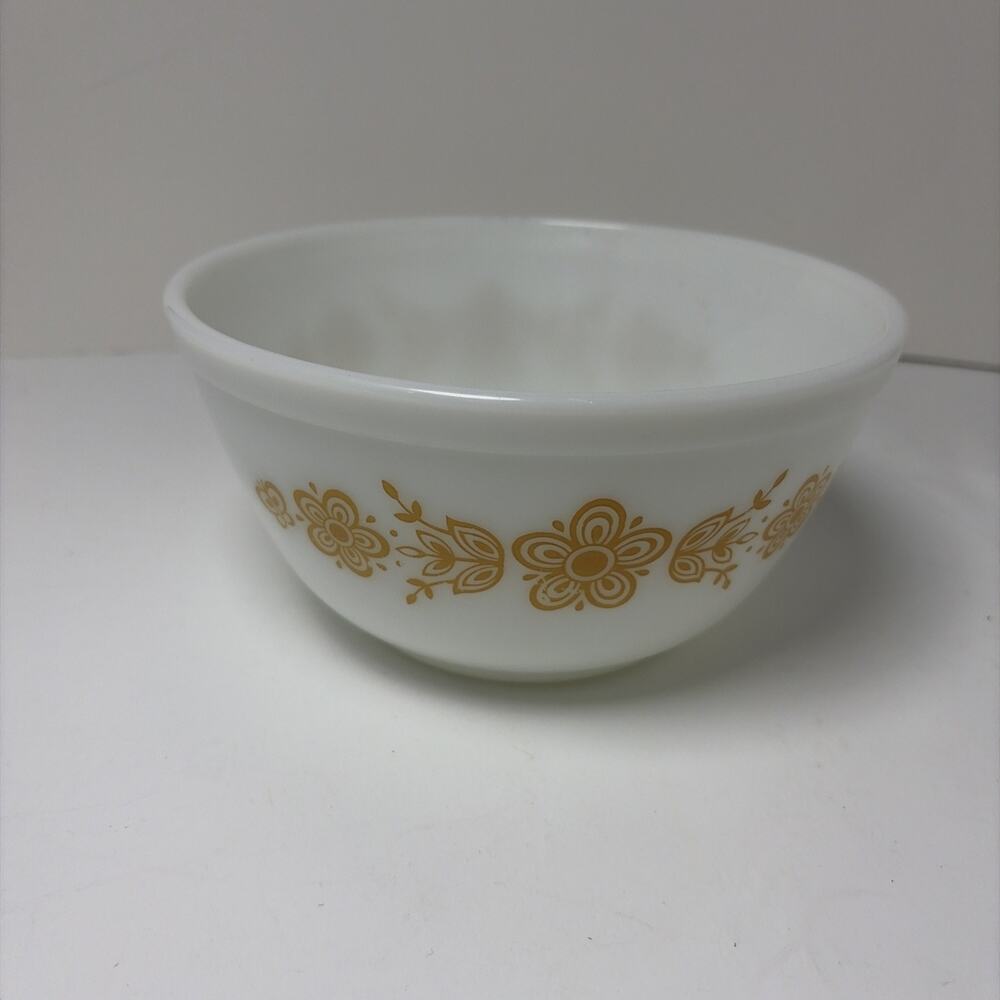 Vintage Pyrex Gold Butterfly Bowl Mixing 402 1½ Quart Milk-Glass Corn Flower